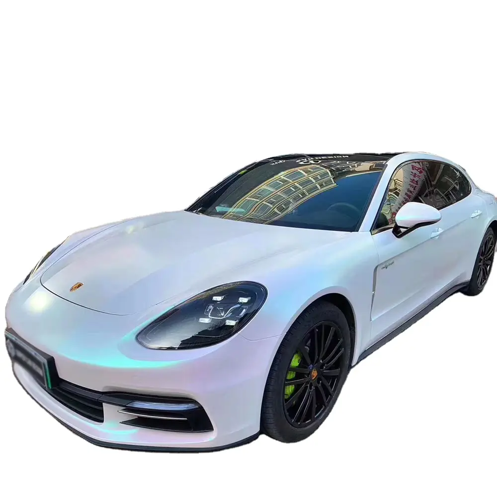 Aurora White Chameleon Color-Shift Vinyl Wrap