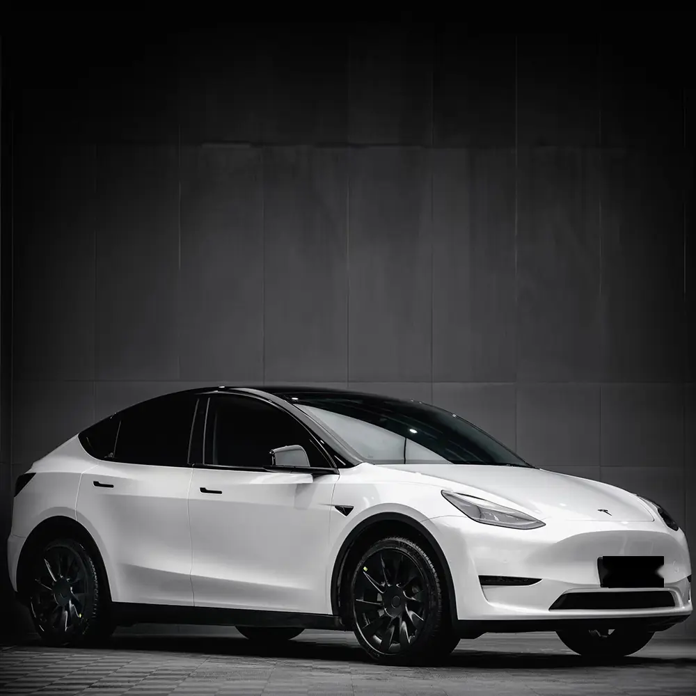 Metallic White Gloss Vinyl Wrap